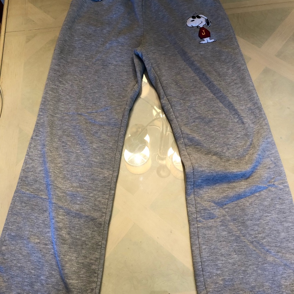 Women’s Snoopy sweatpants